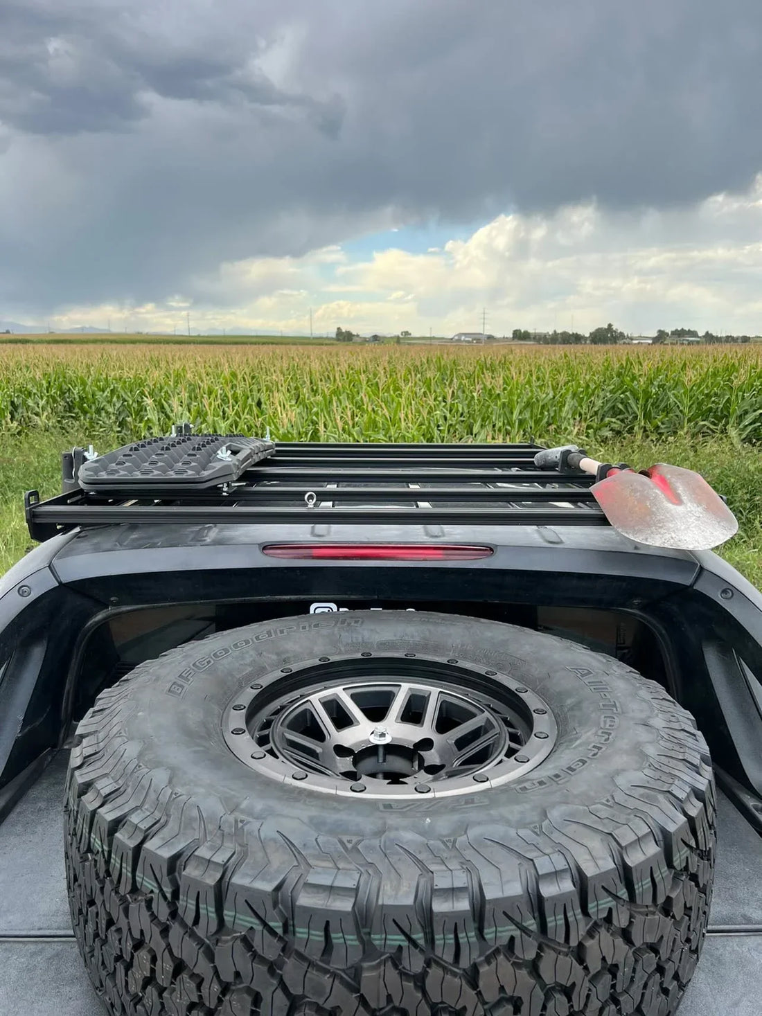 Maximize Your Roof Rack Storage with the 2000-2006 Chevy Avalanche Roof Rack