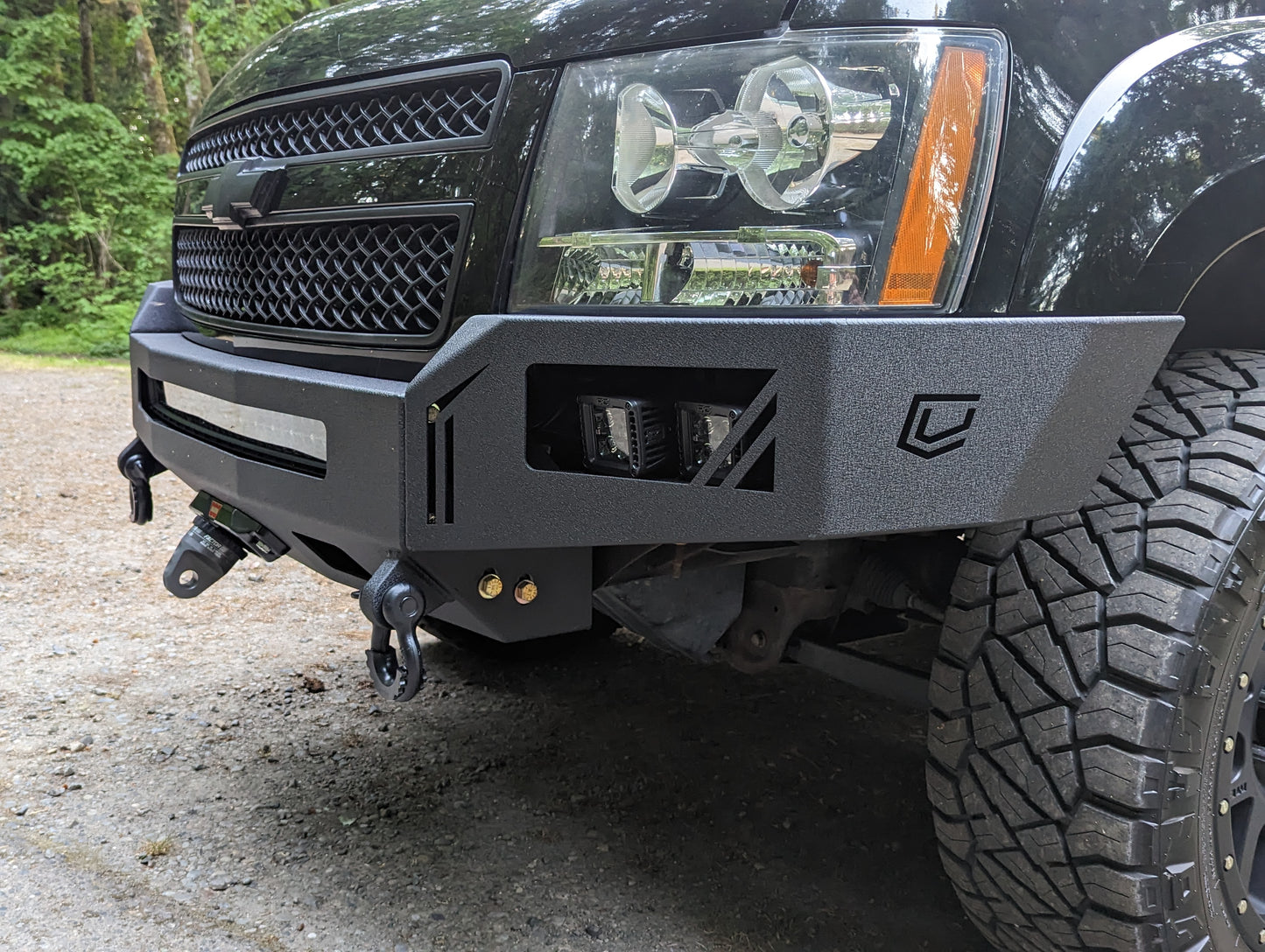High-Quality 2007-2014 Chevy Tahoe | Suburban Avalanche octane front winch bumper