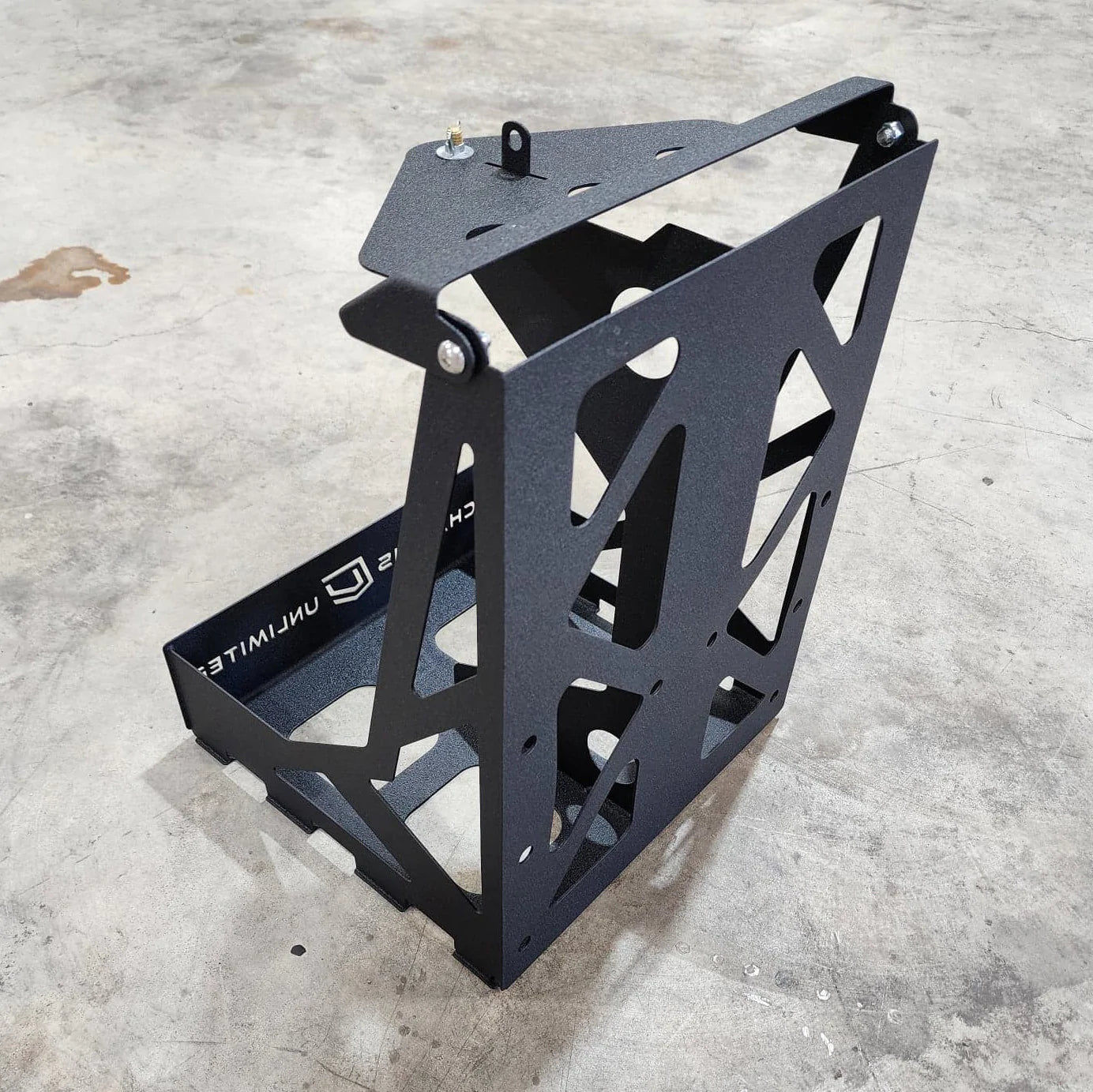 DUAL FUEL/WATER CAN MOUNT - FITS SWING OUT BUMPERS 1500/2500/3500