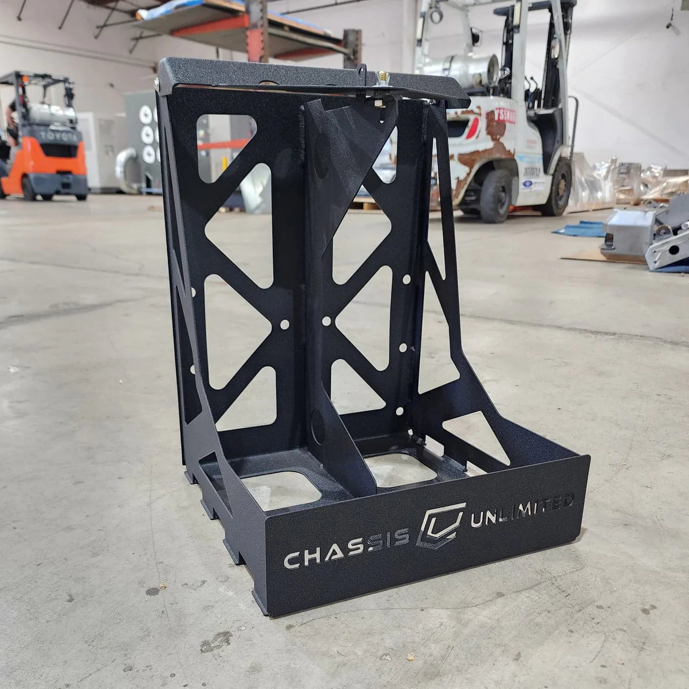 DUAL FUEL/WATER CAN MOUNT - FITS SWING OUT BUMPERS 1500/2500/3500