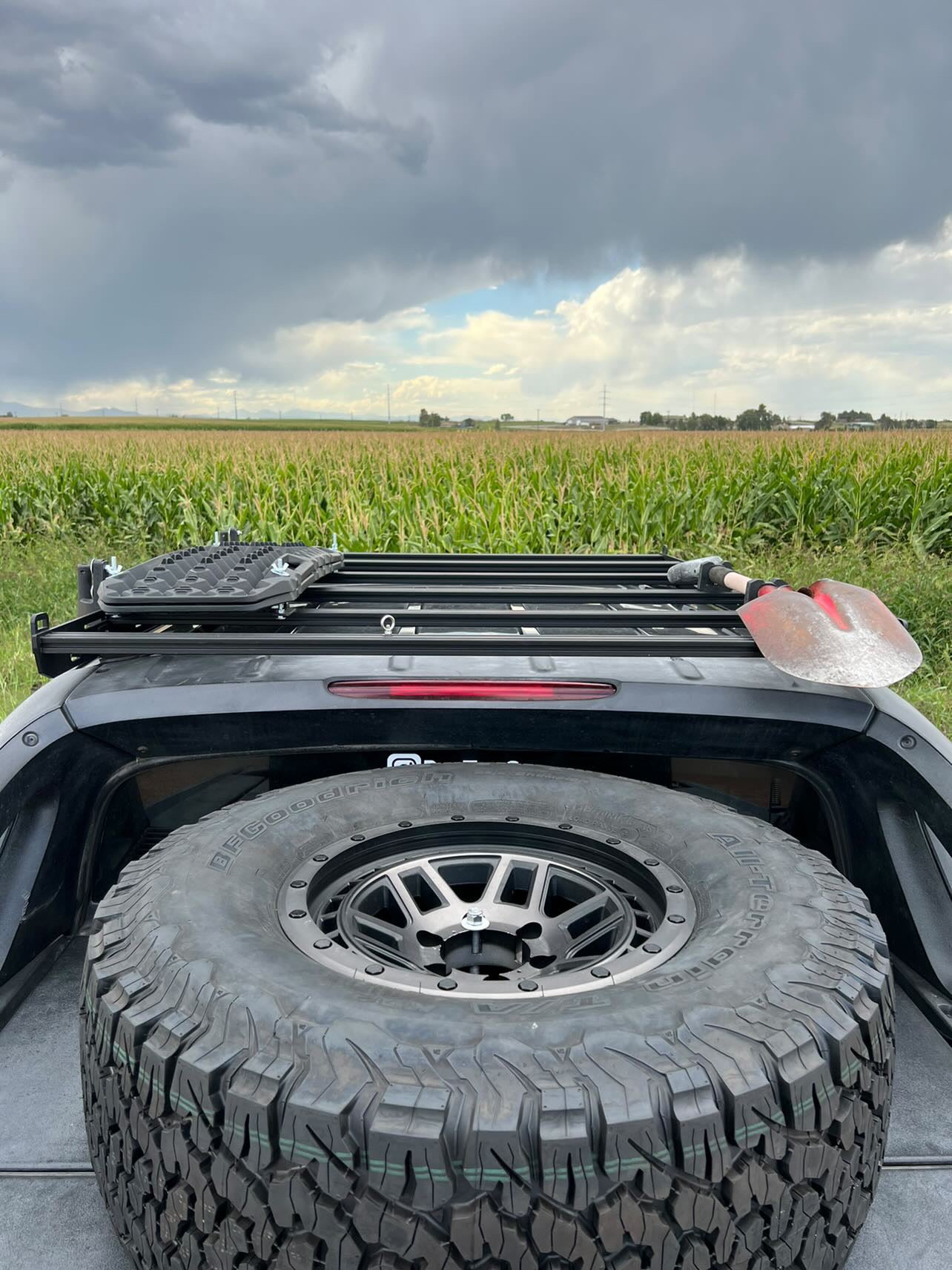 Shop Chevy Avalanche Roof Rack Shovel mount maxtrax