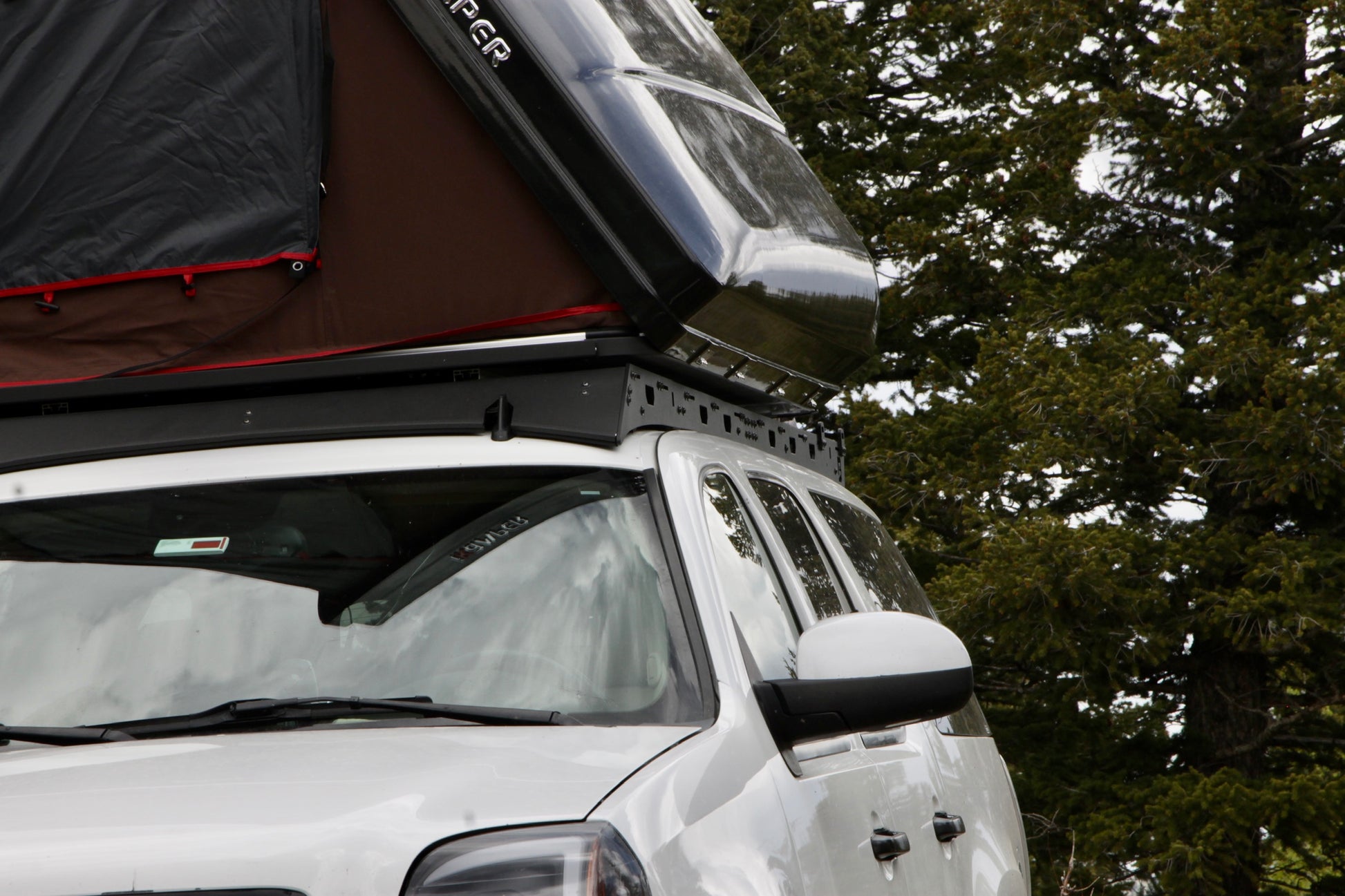 Baseline Overland Suburban Low Profile Roof Rack