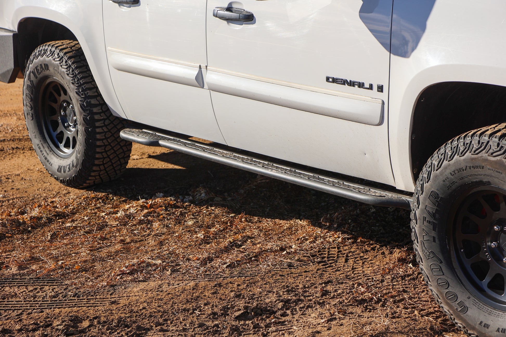 2007-2014 Chevy Suburban Rock Sliders 2007-2014 Yukon XL 1500 2500 Baseline Overland