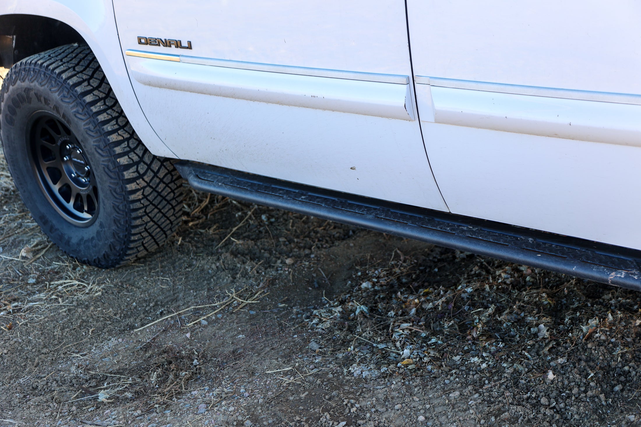 2007-2014 Chevy Suburban | GMC Yukon XL 1500 + 2500 Rock Sliders ...